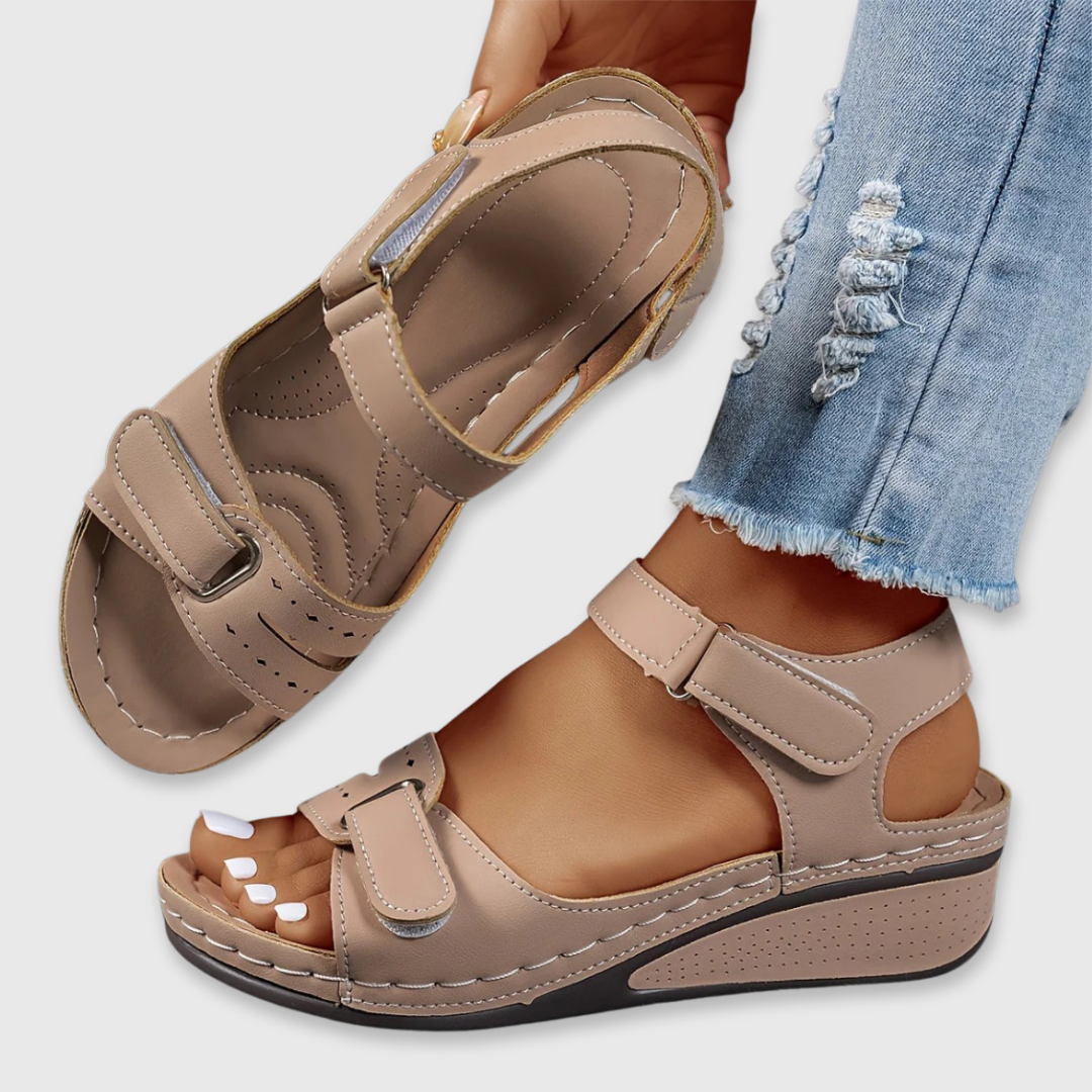 Axelle orthopedic sandals Céline de Montréal