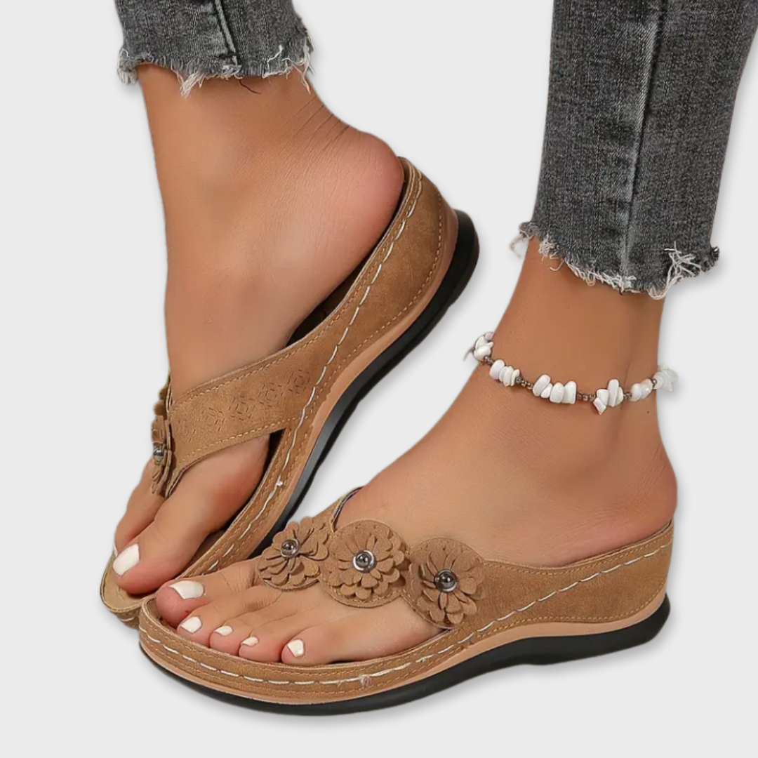 Héloïse orthopedic sandals Céline de Montréal