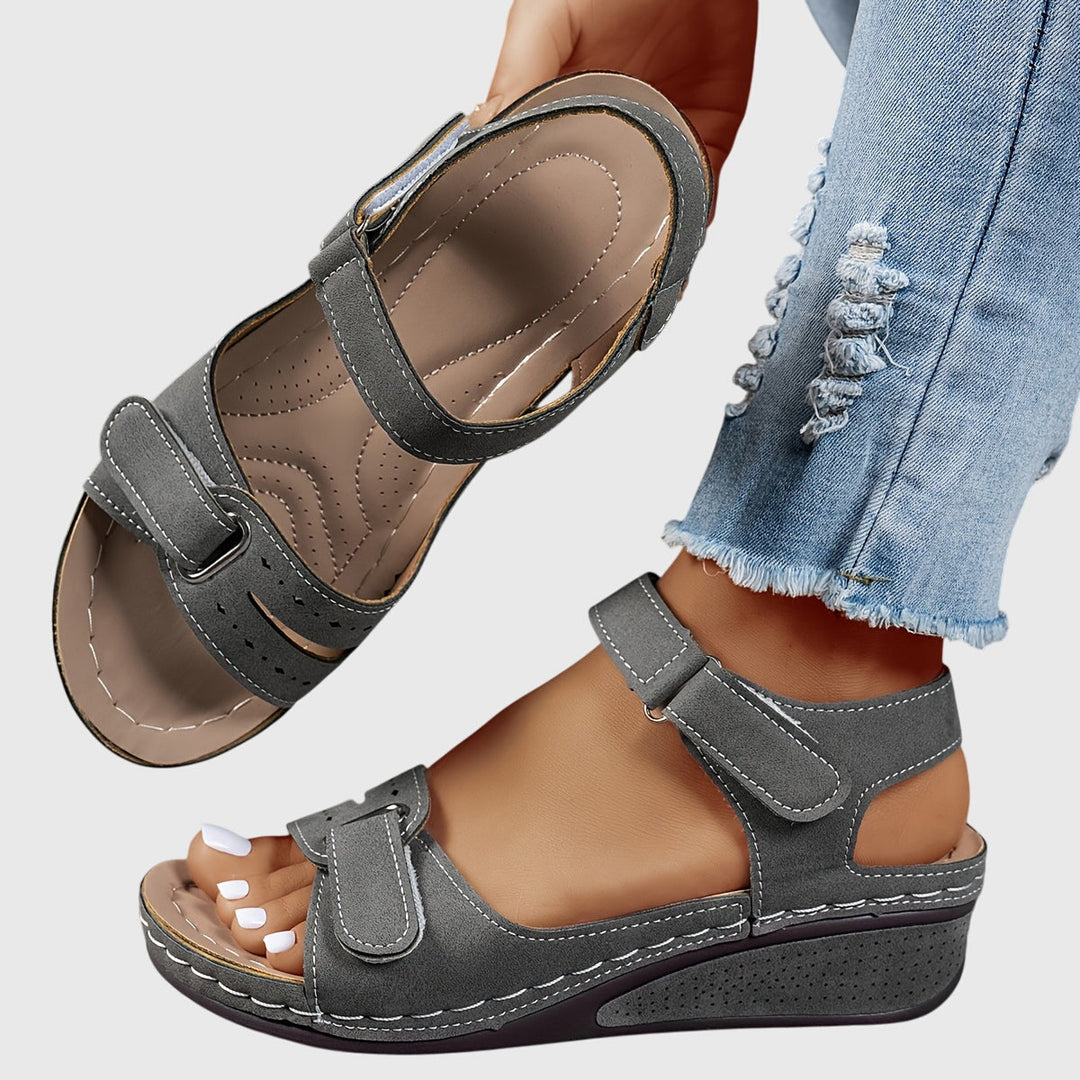 Romane orthopedic sandals Céline de Montréal