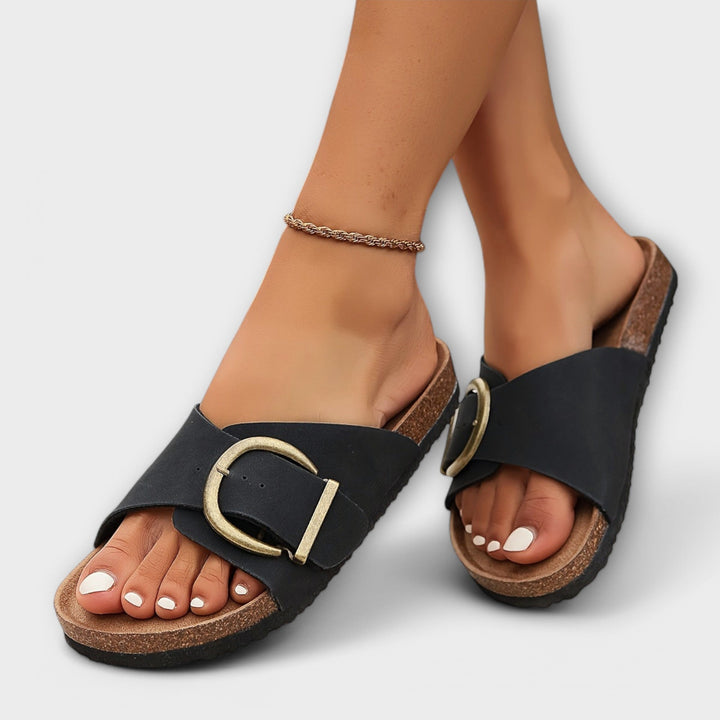 Séraphine orthopedic sandals Céline de Montréal