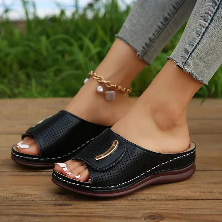 Joanna Sandals — Céline de Montréal — view 8
