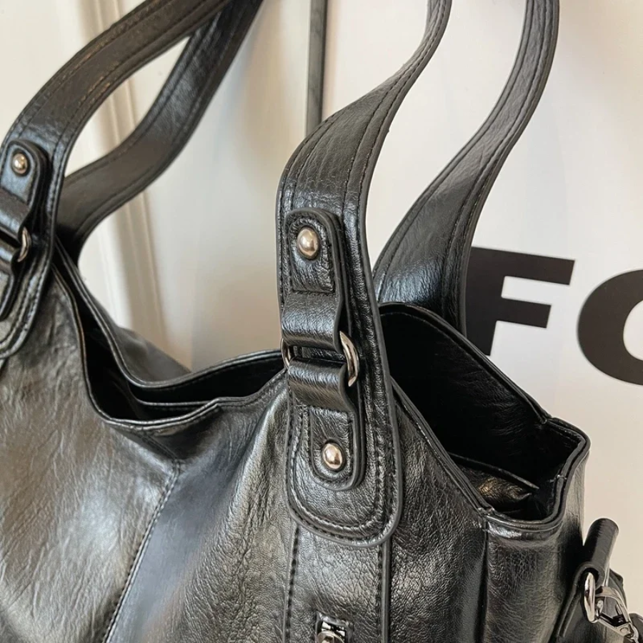 Uma Shoulder Bags — Céline de Montréal — view 11