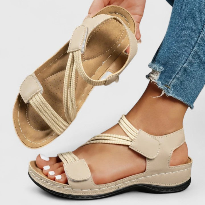 Juliette orthopedic sandals Céline de Montréal