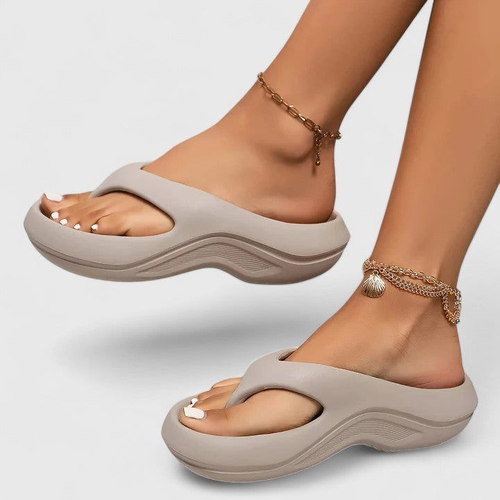Constance orthopedic sandals Céline de Montréal