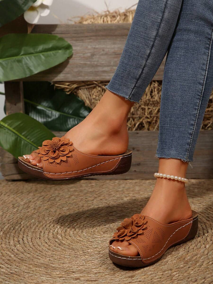 Medellín Orthopedic Sandals — Céline de Montréal — view 15