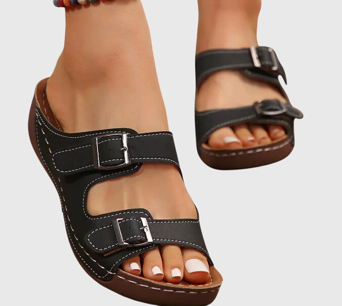 Clémence orthopedic sandals Céline de Montréal
