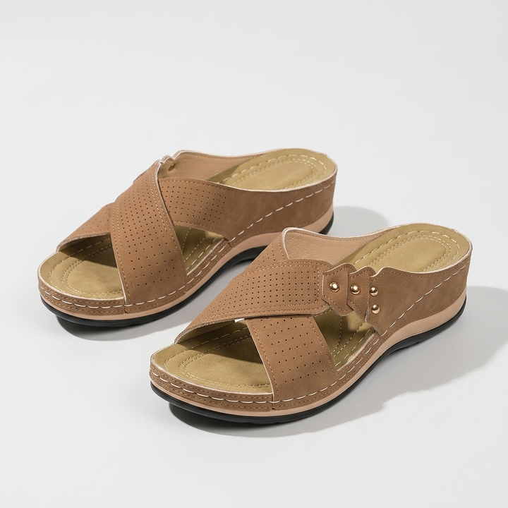 Aurore orthopedic sandals Céline de Montréal