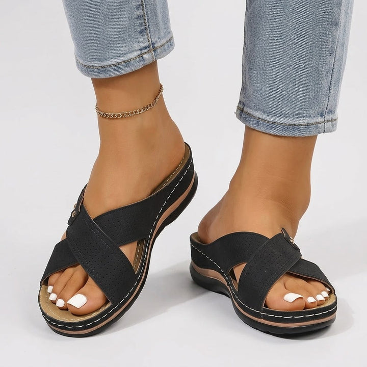 Aurore orthopedic sandals Céline de Montréal