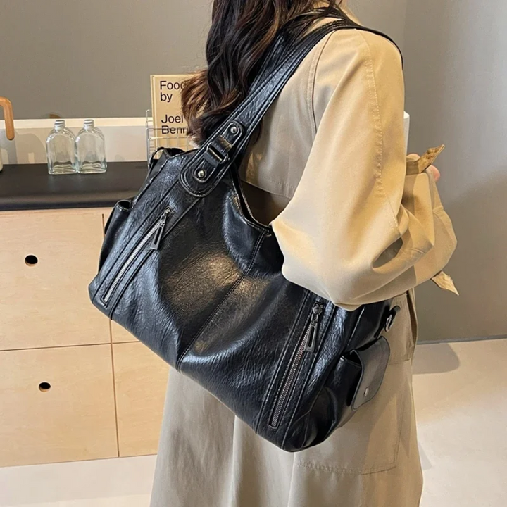 Uma Shoulder Bags — Céline de Montréal — view 9