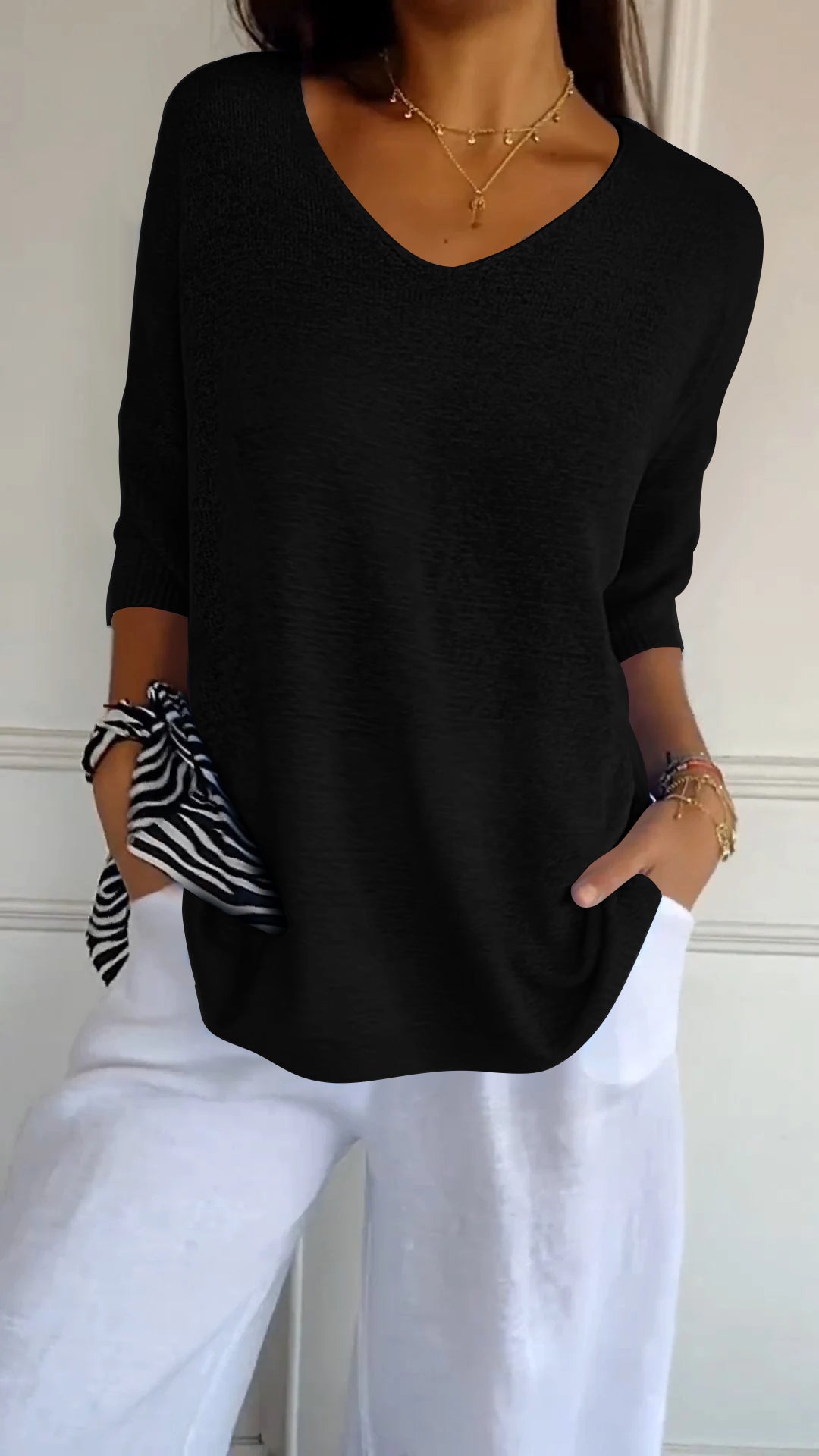 Lauren V-Neck Tops — Céline de Montréal — view 9
