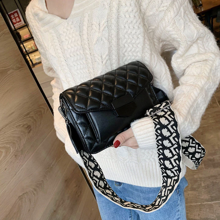Reverie Handbags — Céline de Montréal — view 4