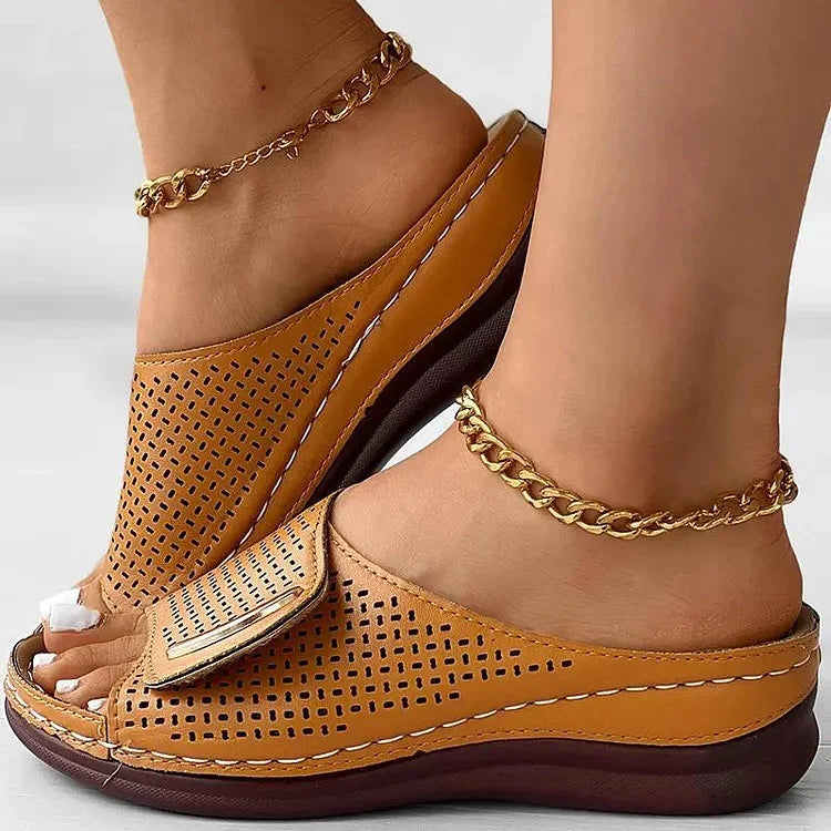 Joanna Sandals — Céline de Montréal — view 9