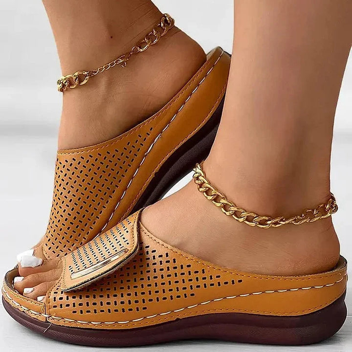 Joanna Sandals — Céline de Montréal — view 9