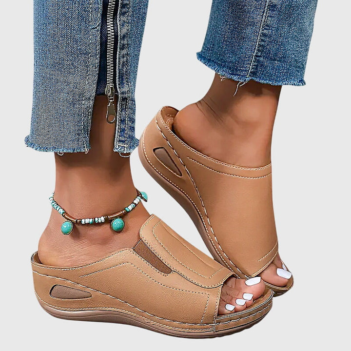 Rosalie orthopedic sandals Céline de Montréal