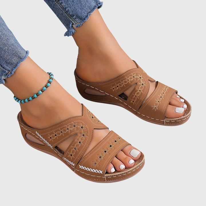 Noëlle orthopedic sandals Céline de Montréal