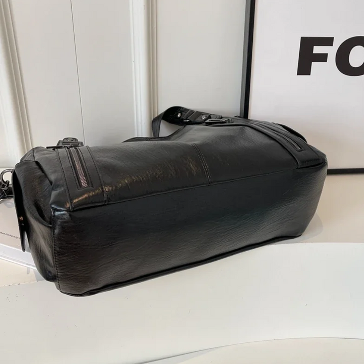 Uma Shoulder Bags