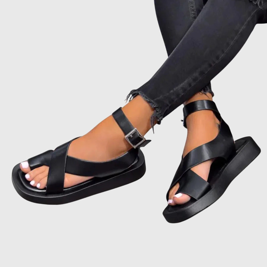 Tess orthopedic sandals Céline de Montréal