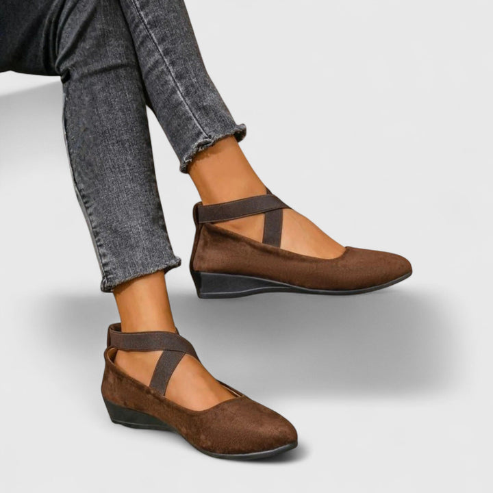 Jynna Orthopedic Shoes — Céline de Montréal — view 3