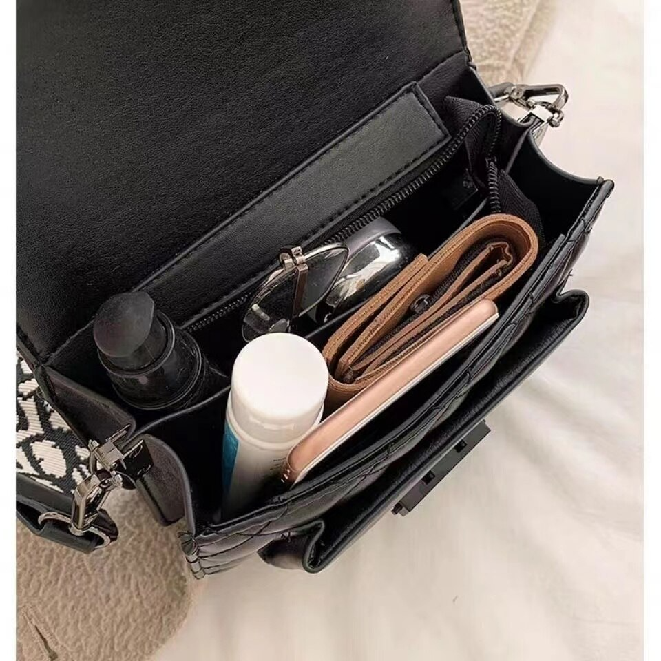 Reverie Handbags — Céline de Montréal — view 6