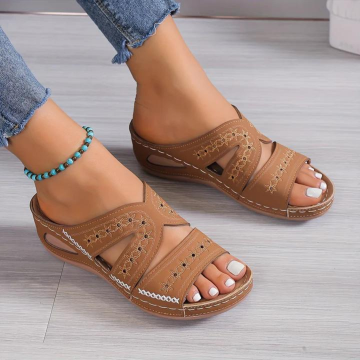 Emma's Orthopedic Sandals — Céline de Montréal — view 7
