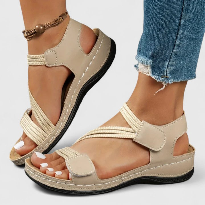 Léonie orthopedic sandals Céline de Montréal