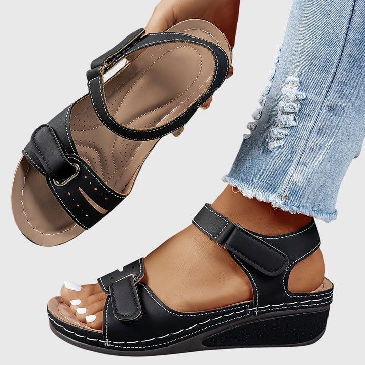 Romane orthopedic sandals Céline de Montréal