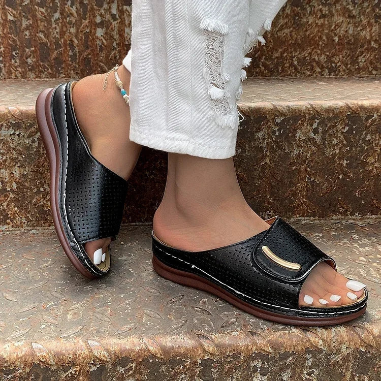 Joanna Sandals — Céline de Montréal — view 11