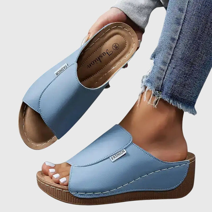 Adeline orthopedic sandals Céline de Montréal