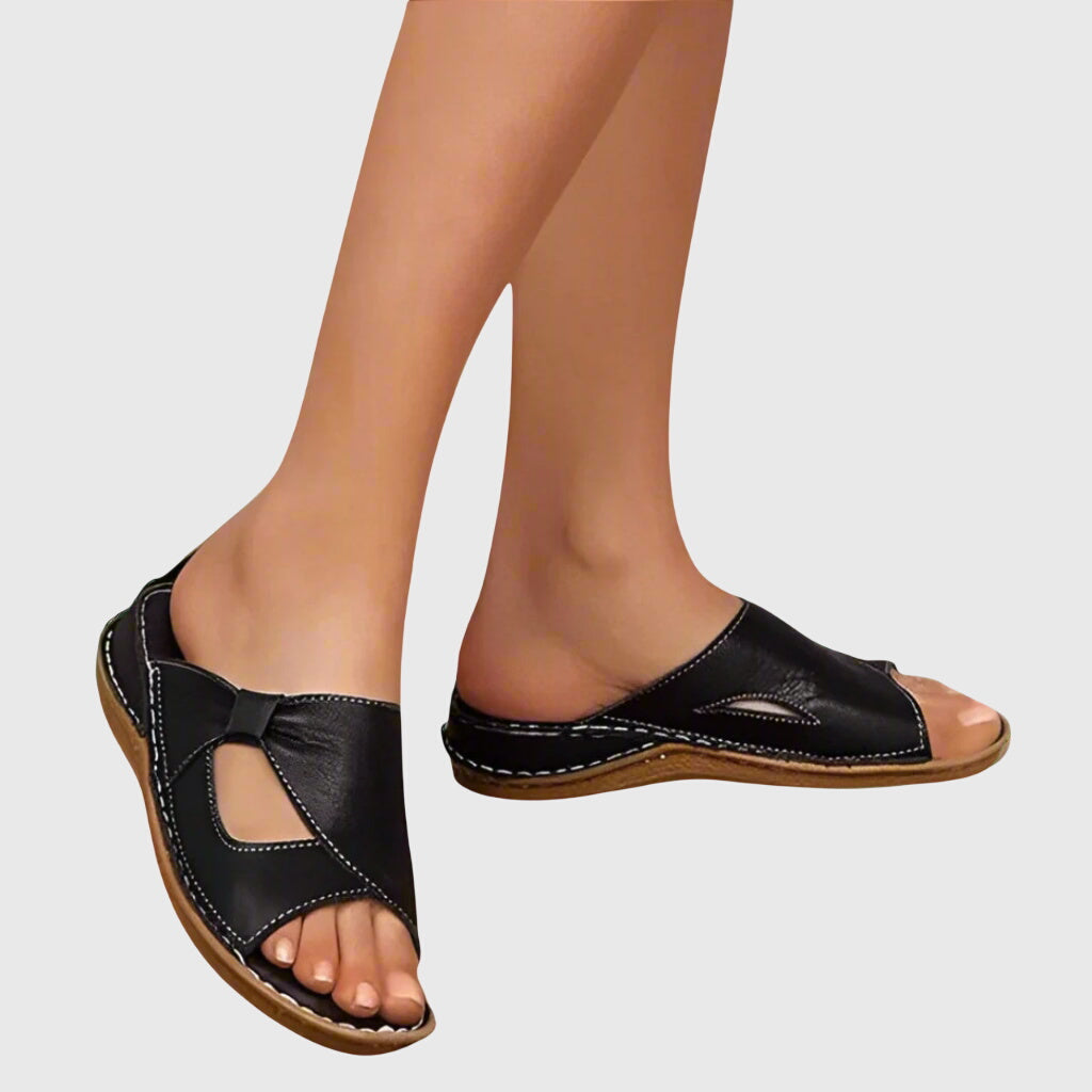 Nina orthopedic sandals Céline de Montréal