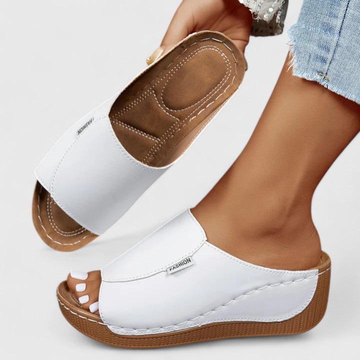 Aurélie orthopedic sandals Céline de Montréal