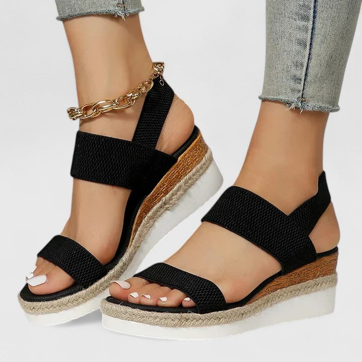 Merill Orthopedic Sandals — Céline de Montréal