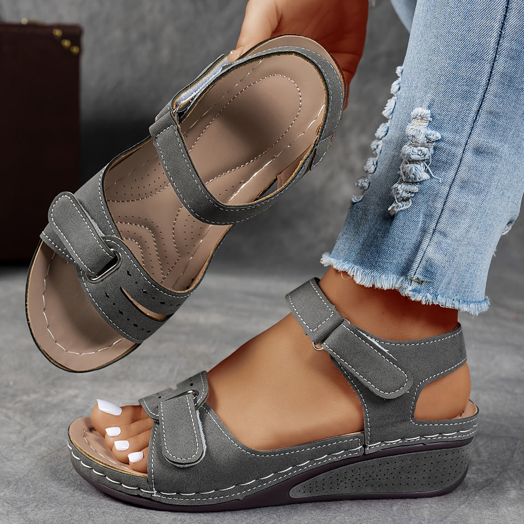 Axelle orthopedic sandals Céline de Montréal