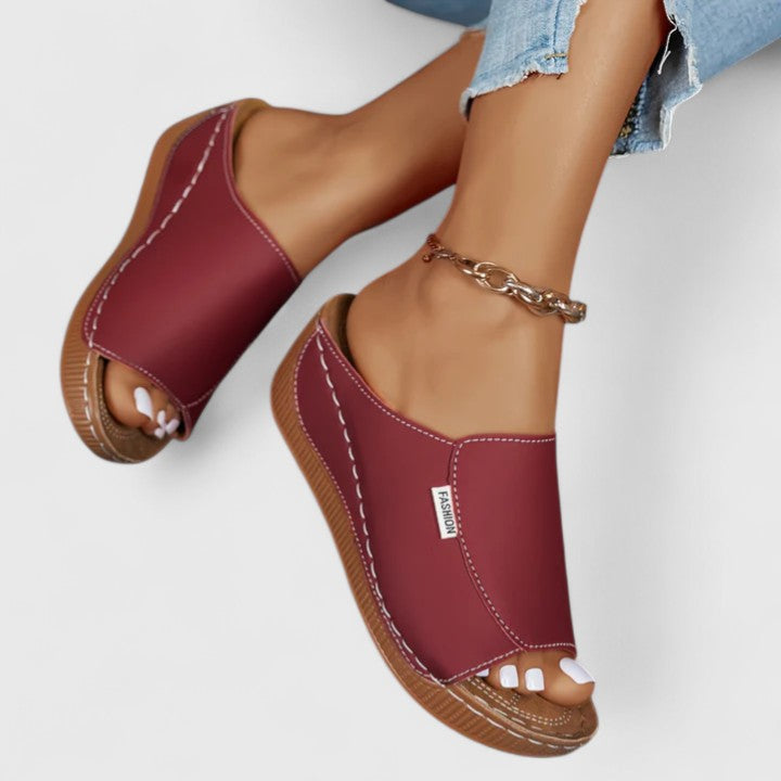 Aurélie orthopedic sandals Céline de Montréal
