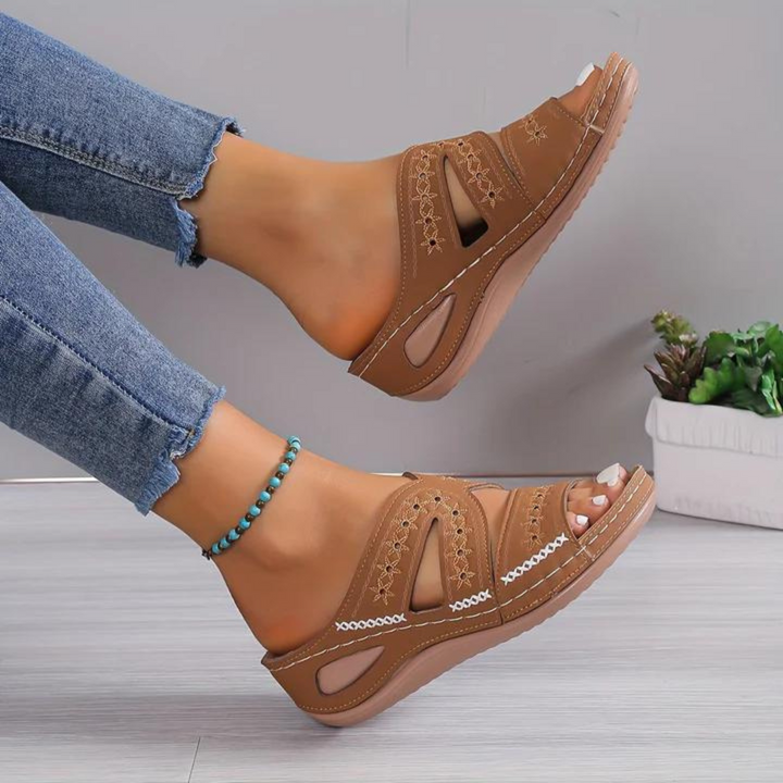 Emma's Orthopedic Sandals — Céline de Montréal — view 4