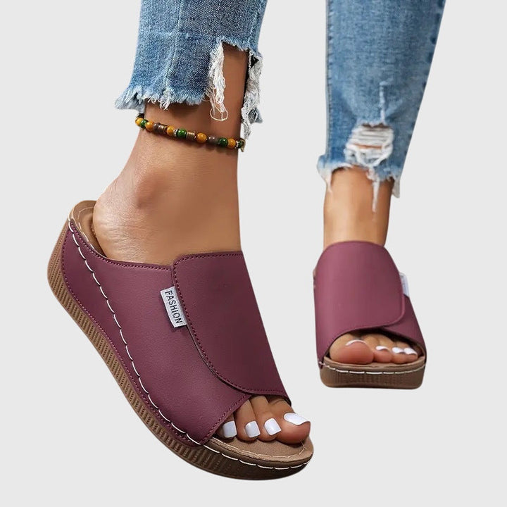 Adeline orthopedic sandals Céline de Montréal
