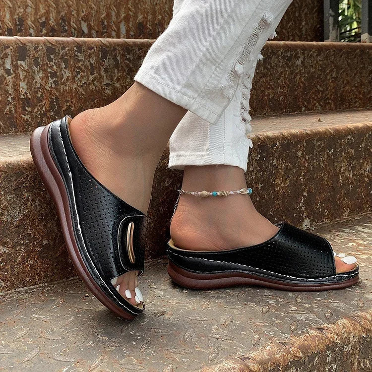 Joanna Sandals — Céline de Montréal — view 15