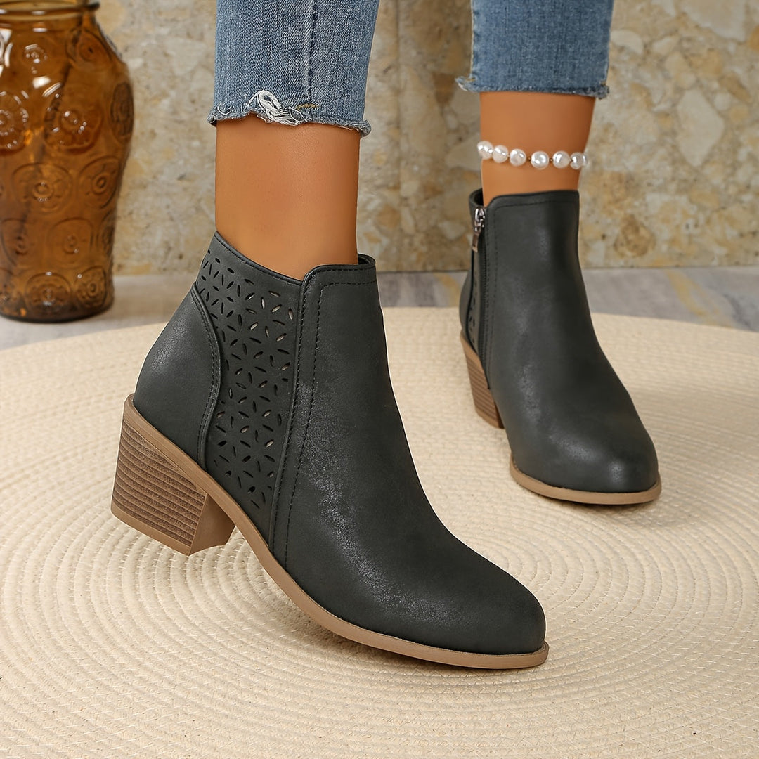 Talen Orthopedic Boots — Céline de Montréal — view 10