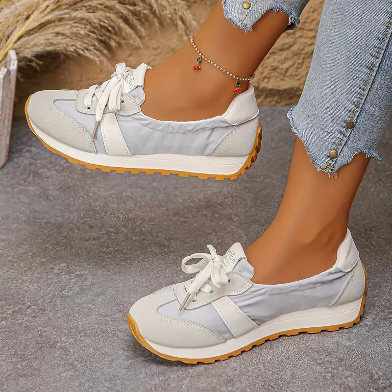 Helga – Orthopaedic Sneakers Orthopedic Sneakers — Céline de Montréal — view 8