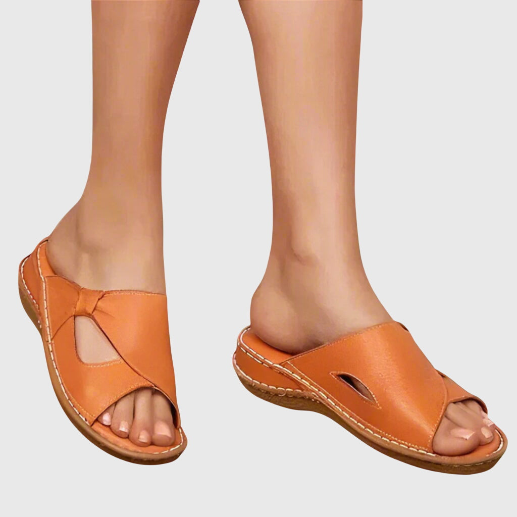 Nina orthopedic sandals Céline de Montréal