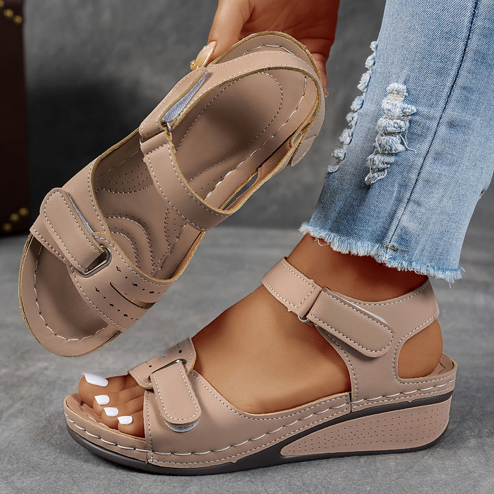 Axelle orthopedic sandals Céline de Montréal