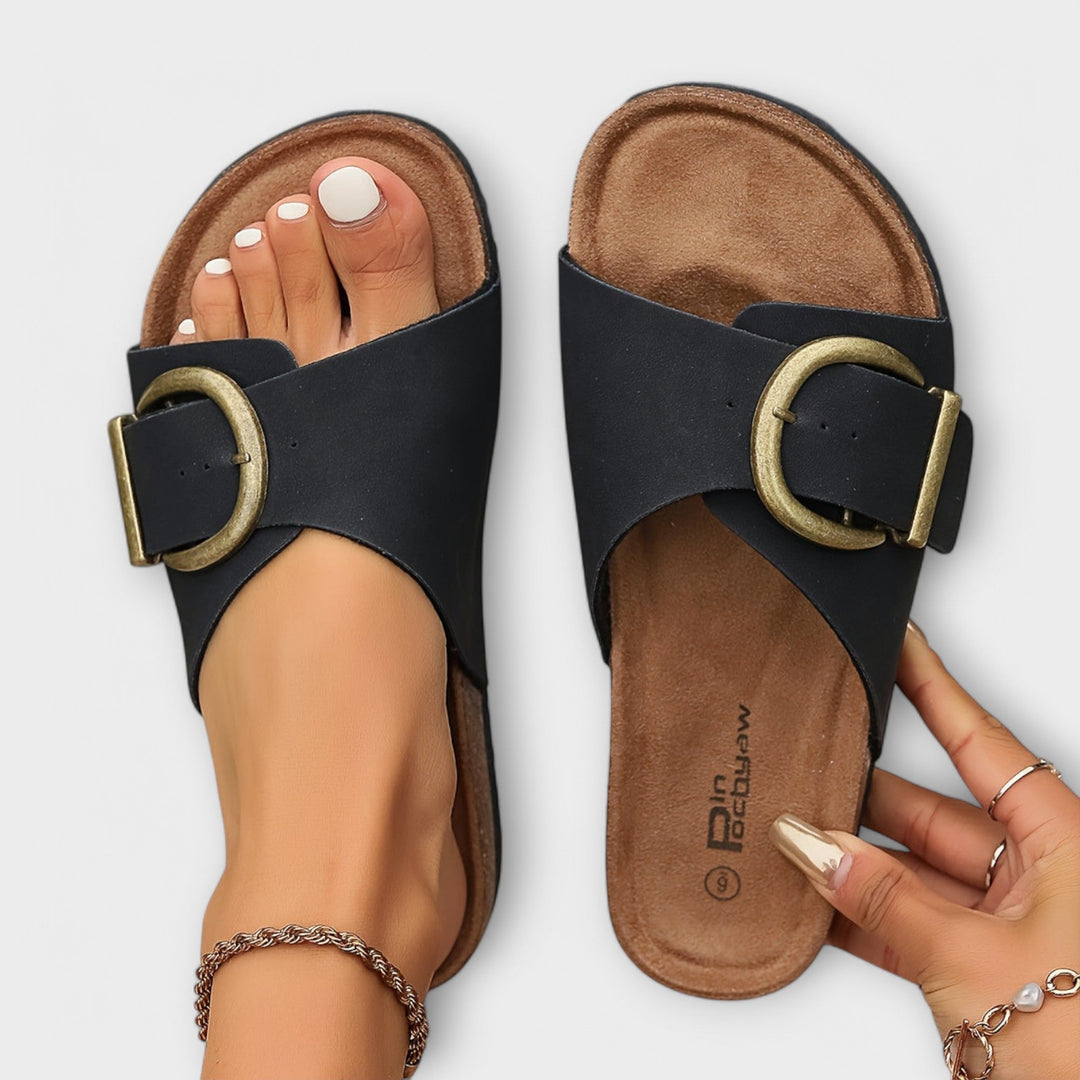 Séraphine orthopedic sandals Céline de Montréal