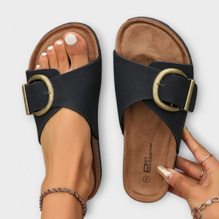 Séraphine orthopedic sandals Céline de Montréal