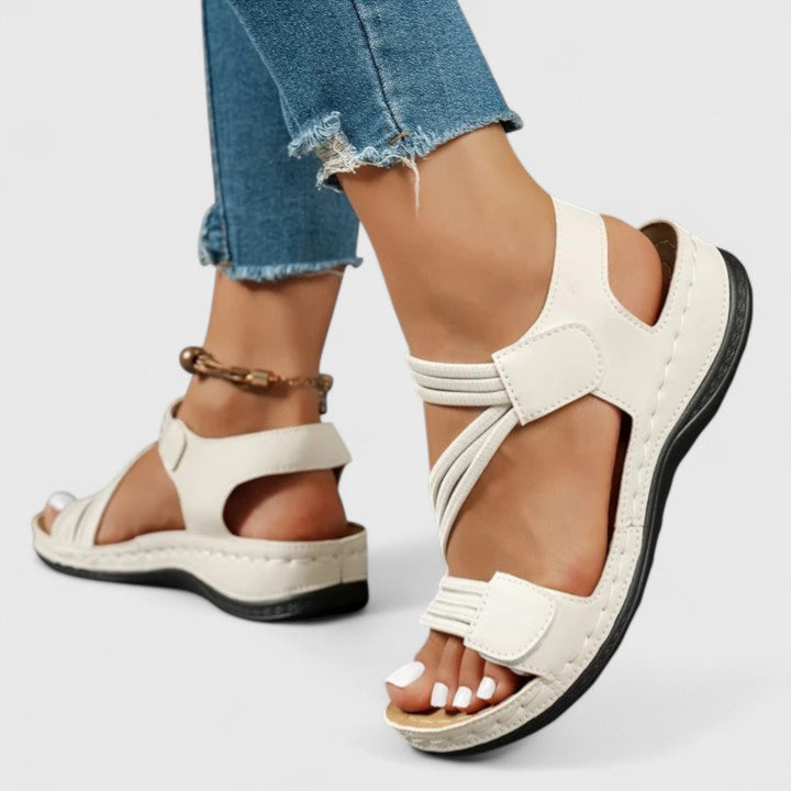 Juliette orthopedic sandals Céline de Montréal