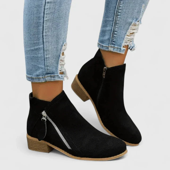 Marizheah Orthopedic Boots — Céline de Montréal — view 2