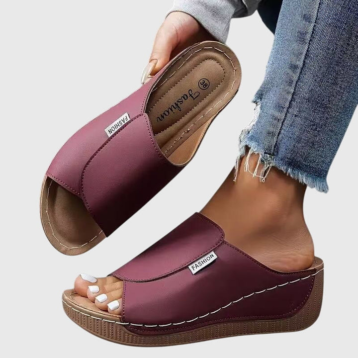 Adeline orthopedic sandals Céline de Montréal
