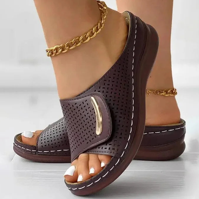 Joanna Sandals — Céline de Montréal — view 4