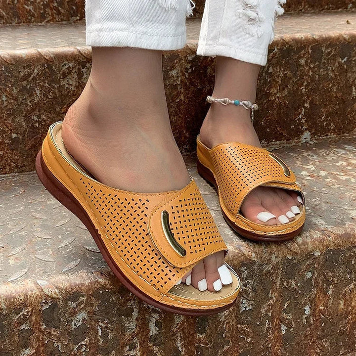 Joanna Sandals — Céline de Montréal — view 10