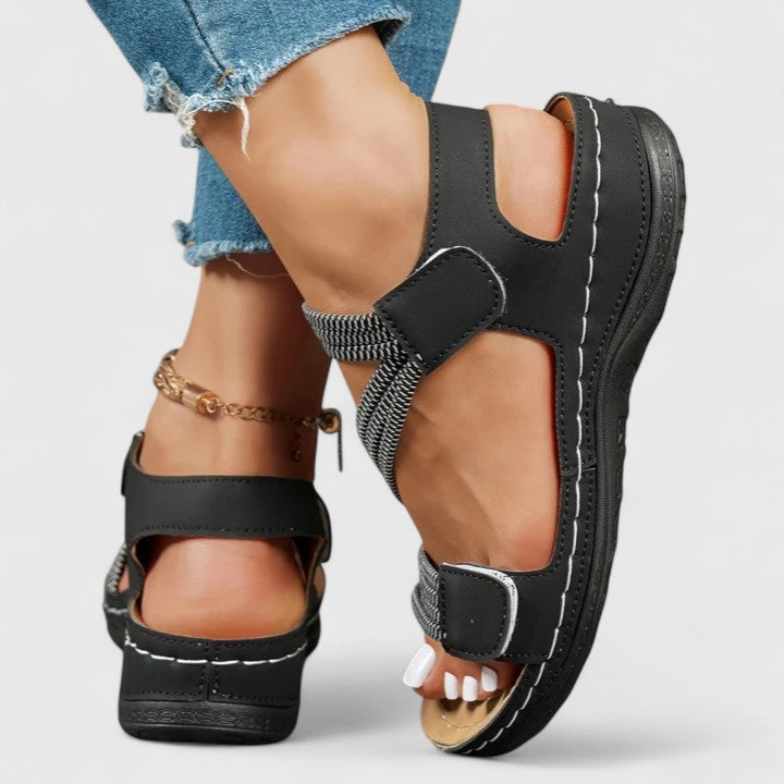 Léonie orthopedic sandals Céline de Montréal