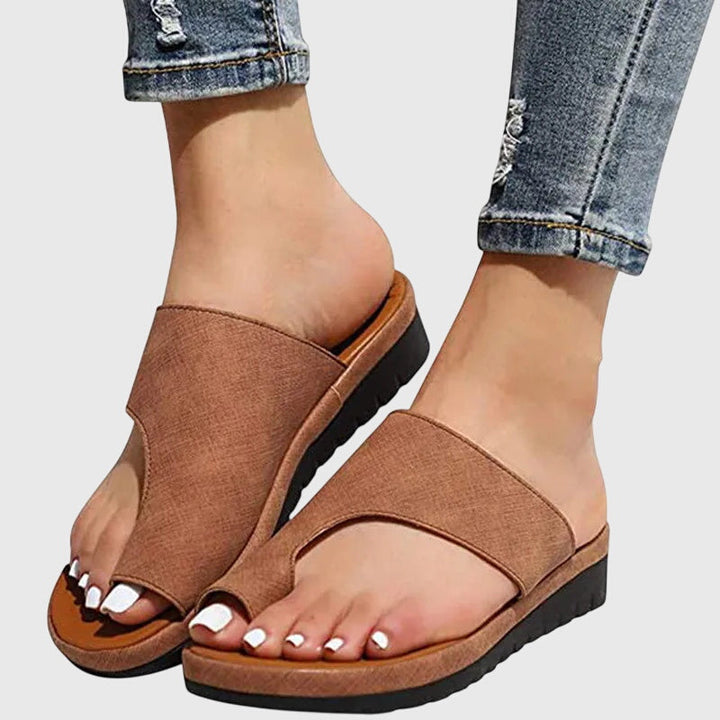 Noémie orthopedic sandals Céline de Montréal
