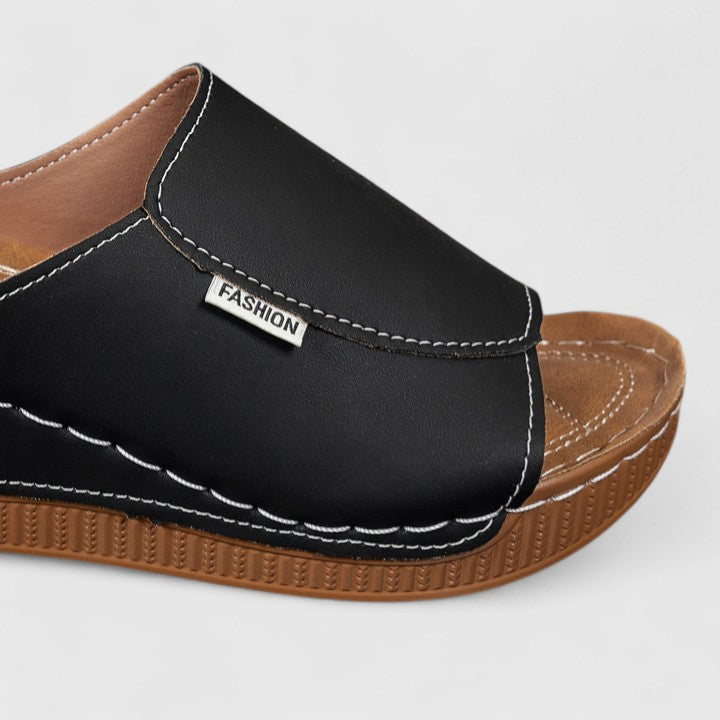 Aurélie orthopedic sandals Céline de Montréal
